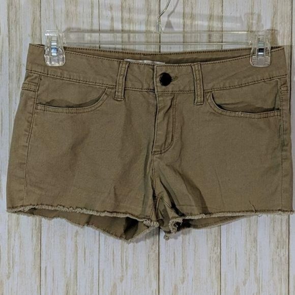 ✨No Boundaries Khaki Stretch Raw Hem Size 11 - Picture 1 of 4